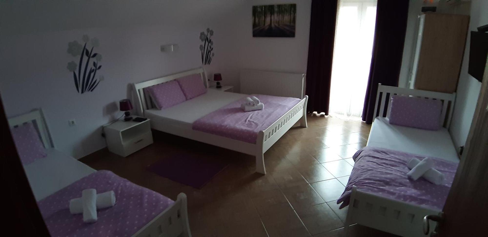 Guest House Macic Korenica Exterior foto